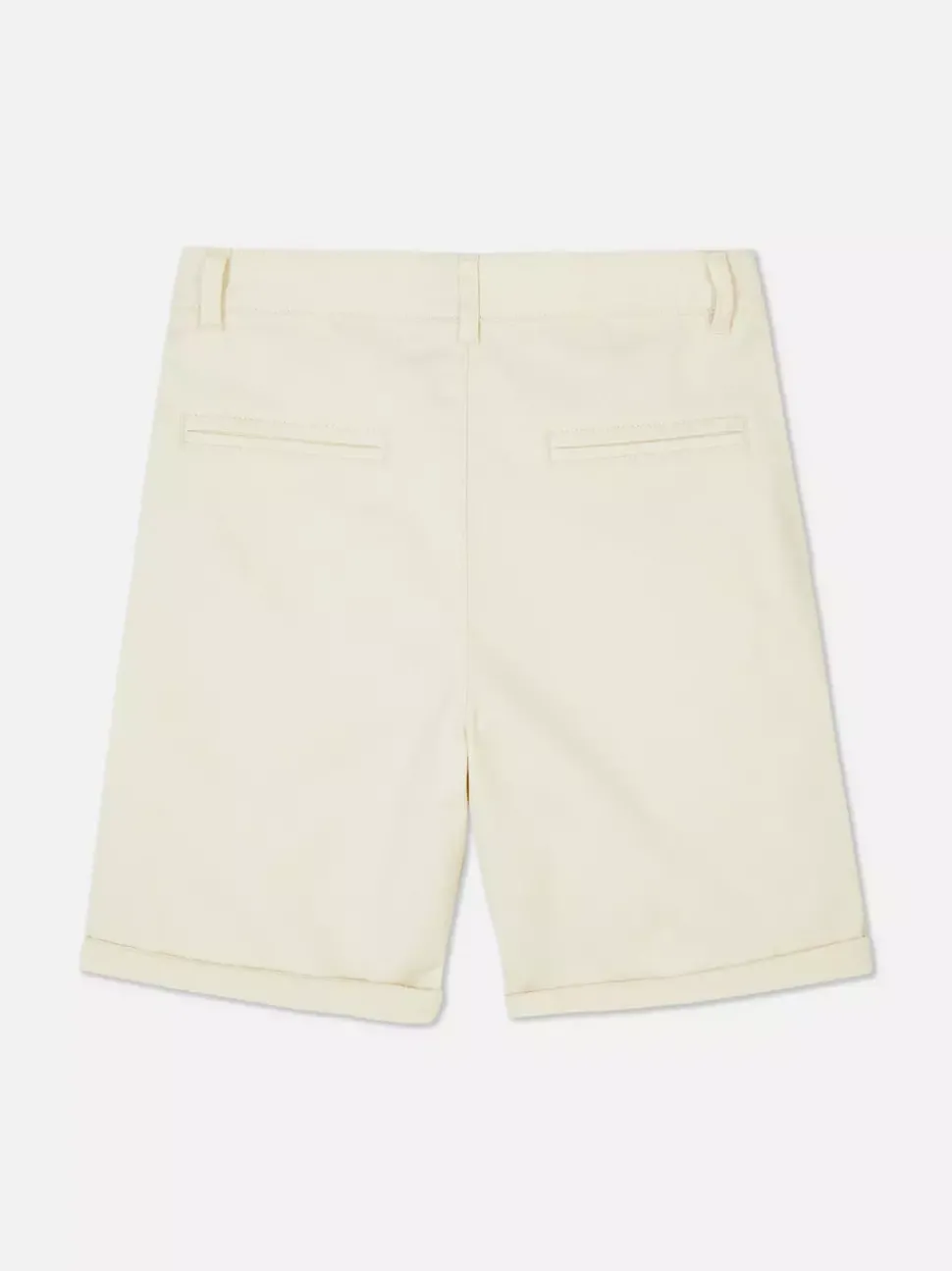 Krótkie chinosy z wywiniętą nogawką