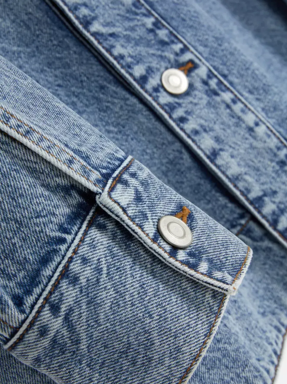 Kurtka jeansowa typu trucker