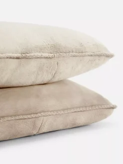 Kwadratowe poduszki ze ściegiem na okrętkę, 2 szt.