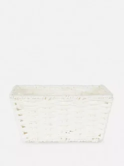 Kwadratowy koszyk z wikliny