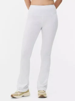 Legginsy do jogi z rozkloszowanymi nogawkami