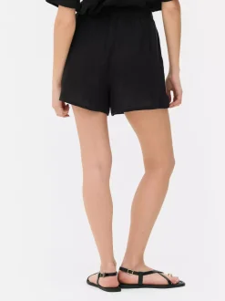 Letnie szorty z motywem palmy