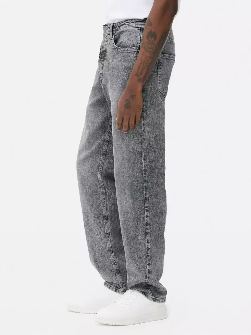 Luźne jeansy