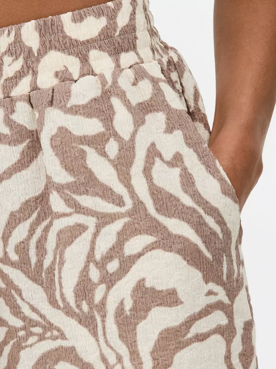 Marszczone szorty z nadrukiem