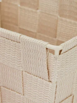 Mały pleciony koszyk