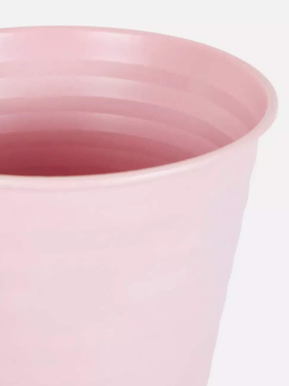 Metalowa doniczka do zawieszenia