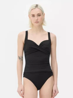 Modelujący strój kąpielowy z marszczonym wzorem