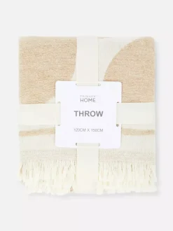 Narzuta z frędzlami z abstrakcyjnym wzorem w liście