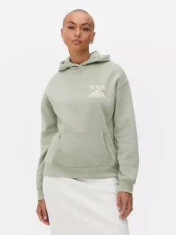 Nierozpinana bluza z kapturem i nadrukiem