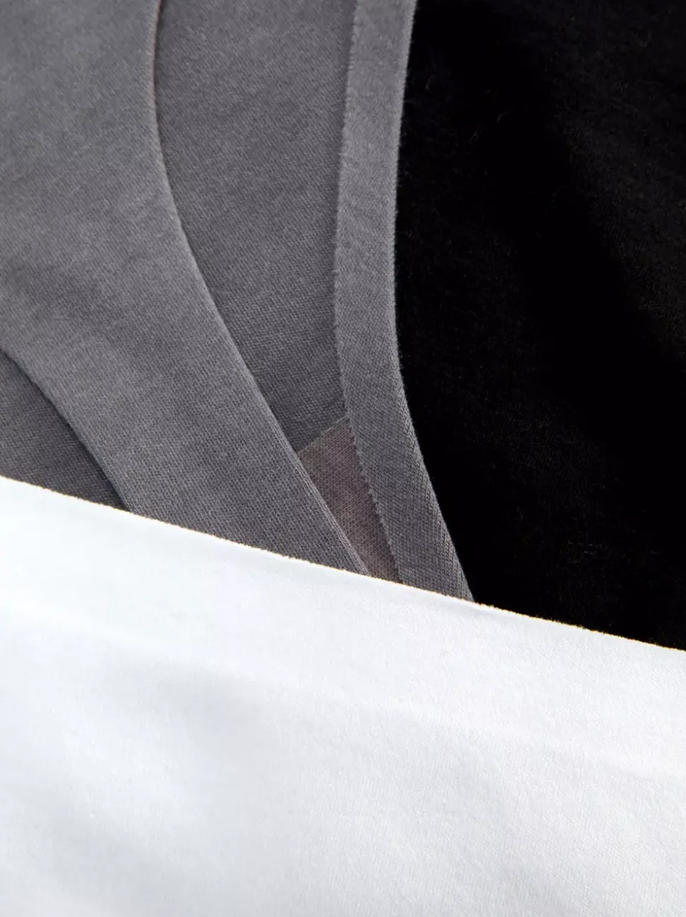 Niewidoczne stringi, 3 pary