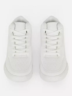 Niezbędne buty sportowe z wysoką cholewką