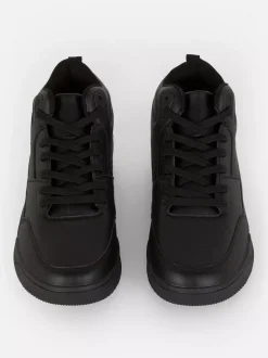 Niezbędne buty sportowe z wysoką cholewką