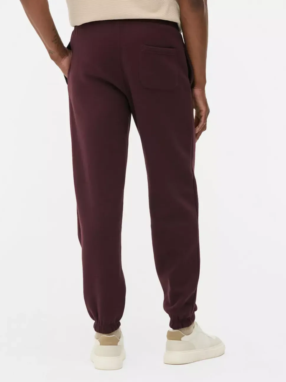 Niezbędne spodnie dresowe ściągane sznurkiem