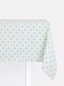 Obrus z kwiatowym motywem