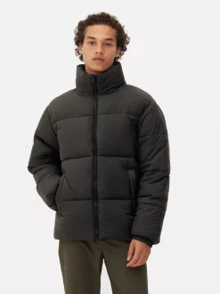 Ocieplany płaszcz średniej długości