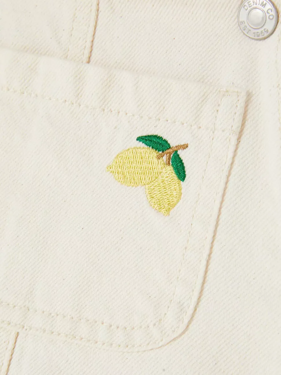 Ogrodniczki z kwadratowym dekoltem