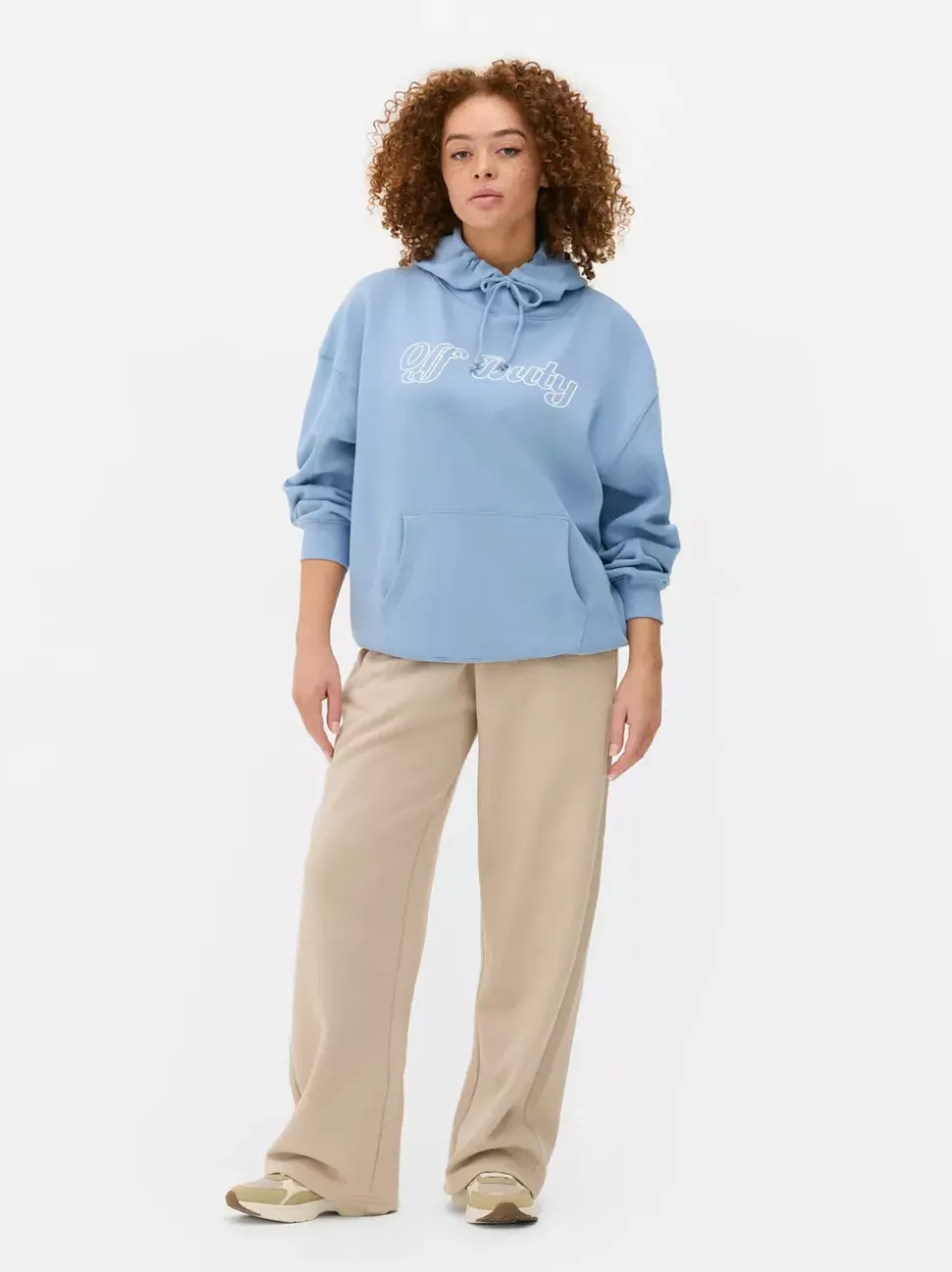 Oversize'owa bluza z kapturem i nadrukiem