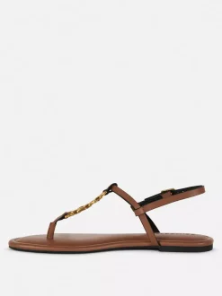 Płaskie sandały z łańcuszkiem przy palcach