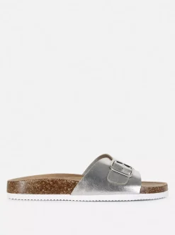 Płaskie sandały z pojedynczym paskiem