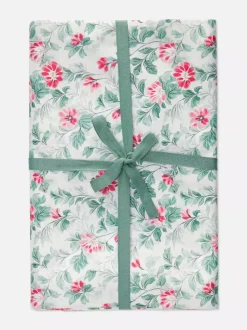 Plamoodporny obrus w kwiaty