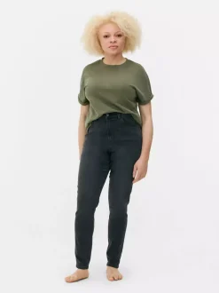 Podkreślające sylwetkę jeansy o kroju skinny