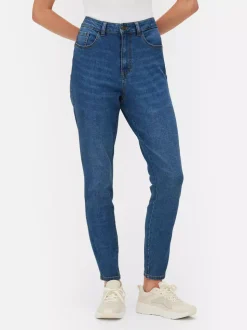 Podkreślające sylwetkę jeansy o kroju skinny