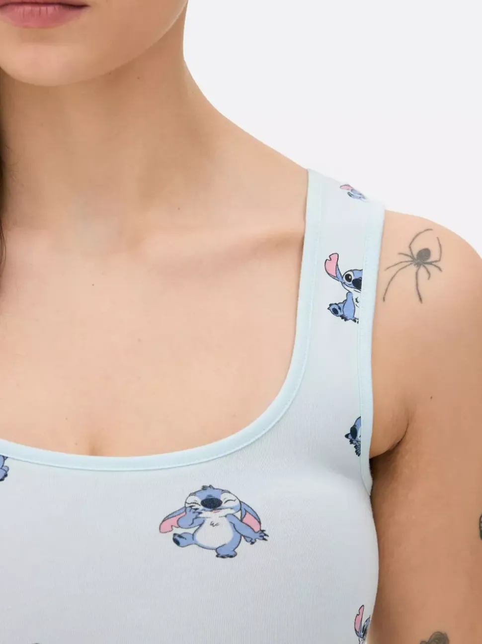 Prążkowana góra od piżamy ze Stichem Disneya