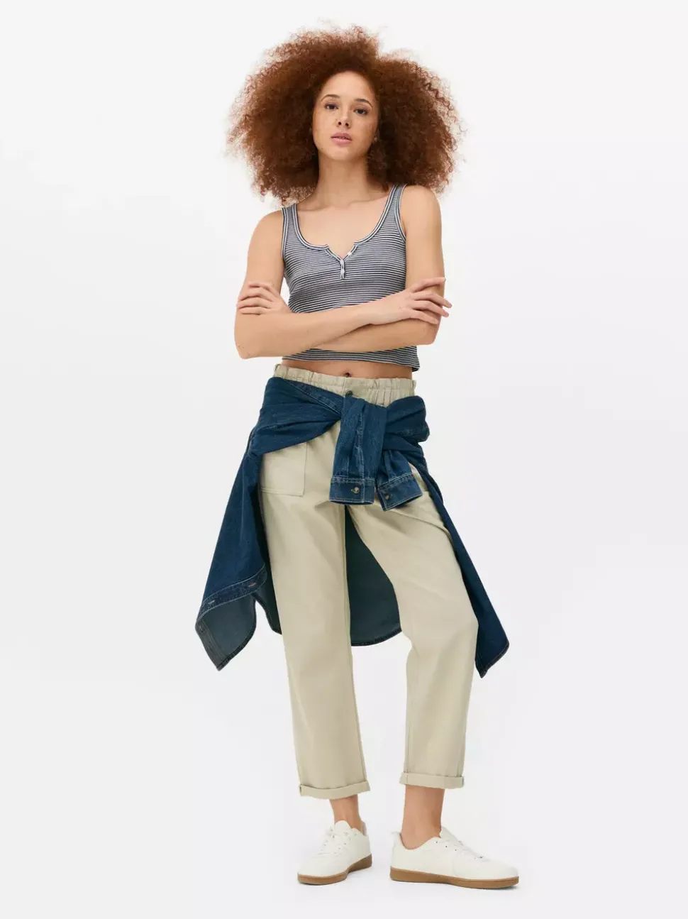 Prążkowana koszulka bez rękawów typu henley