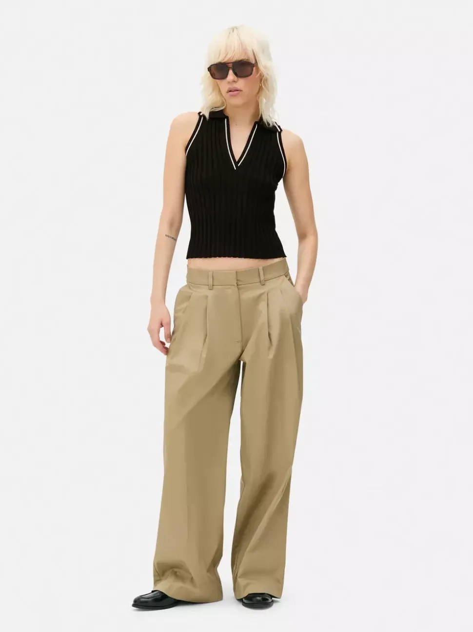 Prążkowana koszulka polo bez rękawów