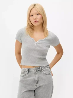 Prążkowany T-shirt typu henley