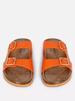 Profilowane sandały z podwójnym paskiem