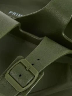 Profilowane sandały z podwójnym paskiem