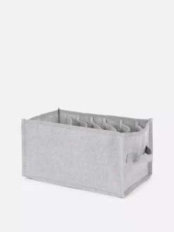 Średniej wielkości organizer na ubrania