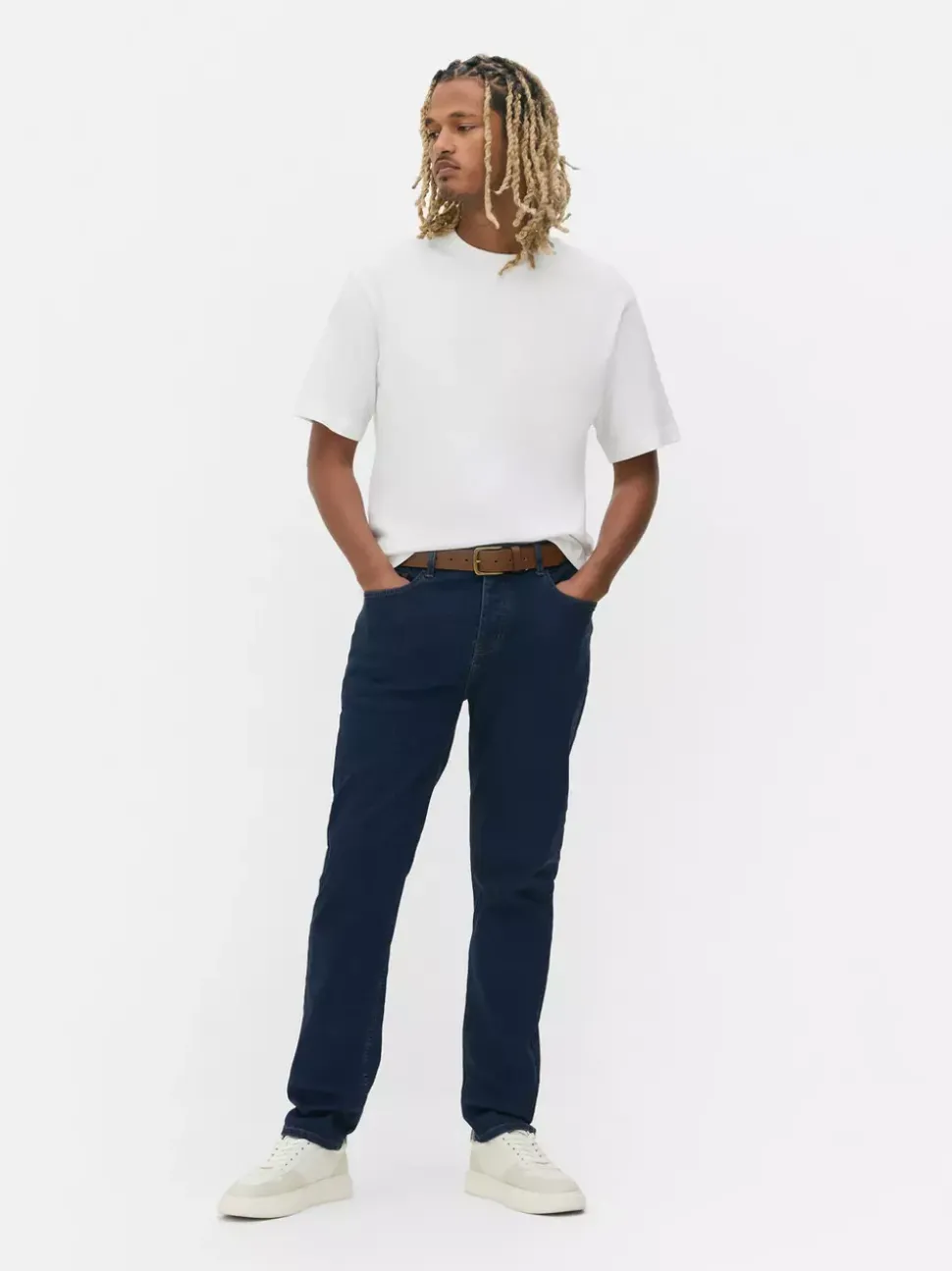 Rozciągliwe jeansy z wąskimi nogawkami