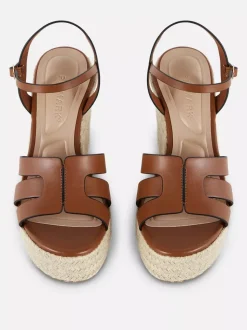 Sandały na koturnie z paskami Paula Echevarría