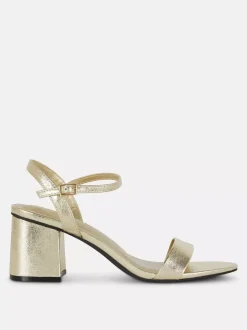 Sandały na obcasie klockowym