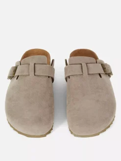 Sandały typu mule z klamrą