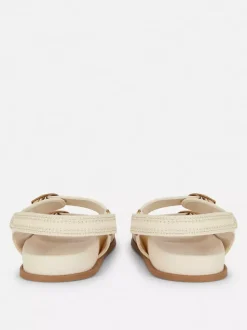 Sandały z podwójnym paskiem Paula Echevarría