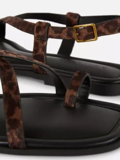 Sandały z pętelką na palec Paula Echevarría