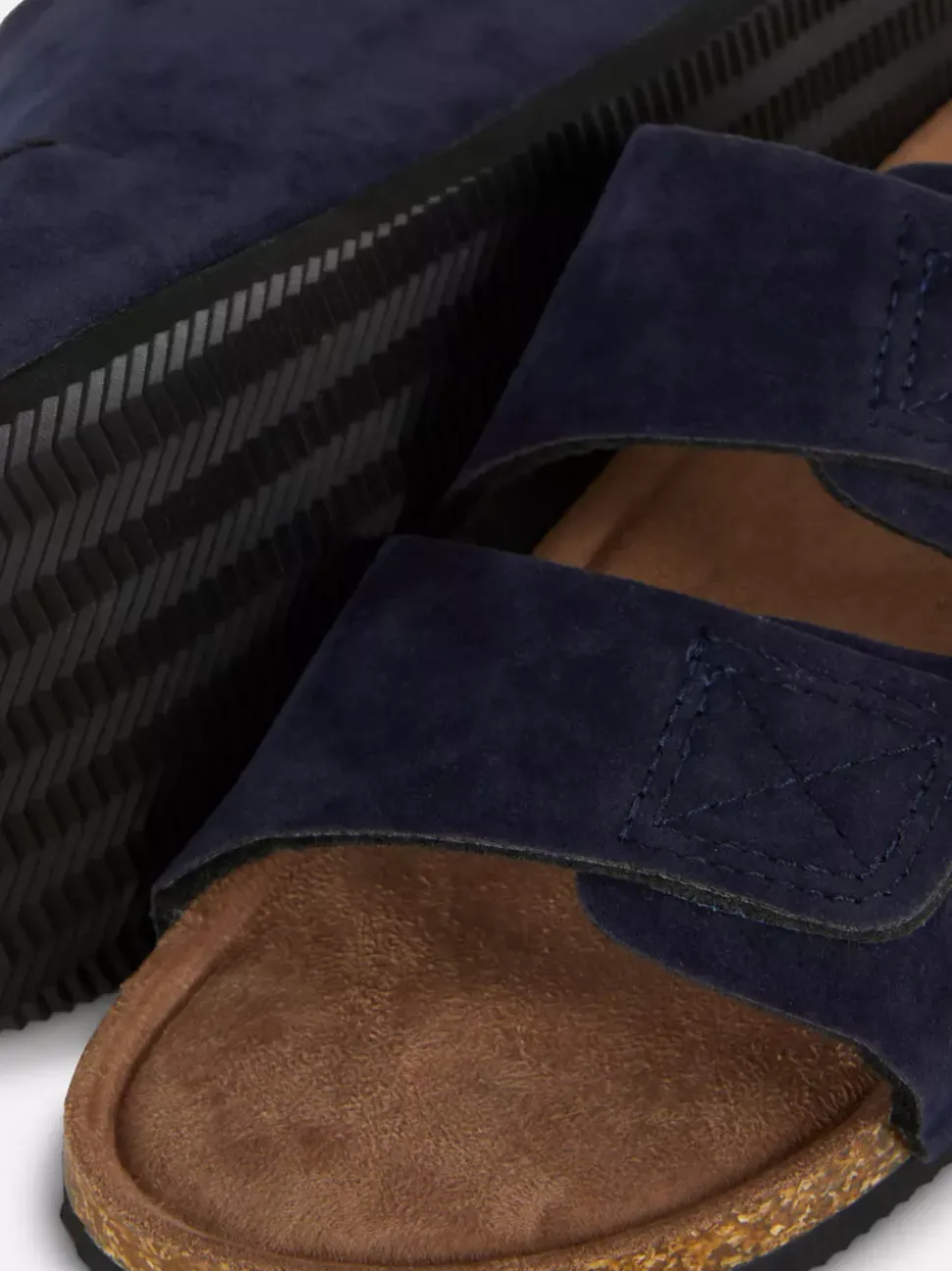 Sandały z wkładką i dwoma paskami