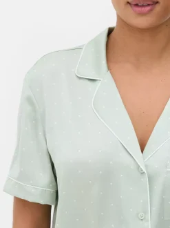 Satynowa piżama z koszulą i szortami