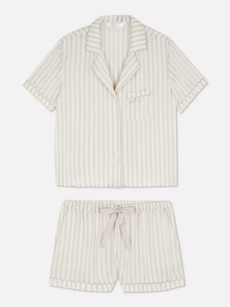 Satynowa piżama z koszulą i szortami