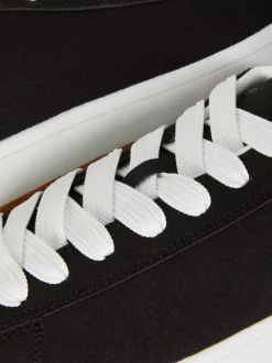 Skejterskie buty sportowe z niską cholewką