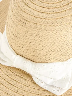 Słomkowy kapelusz z haftem angielskim