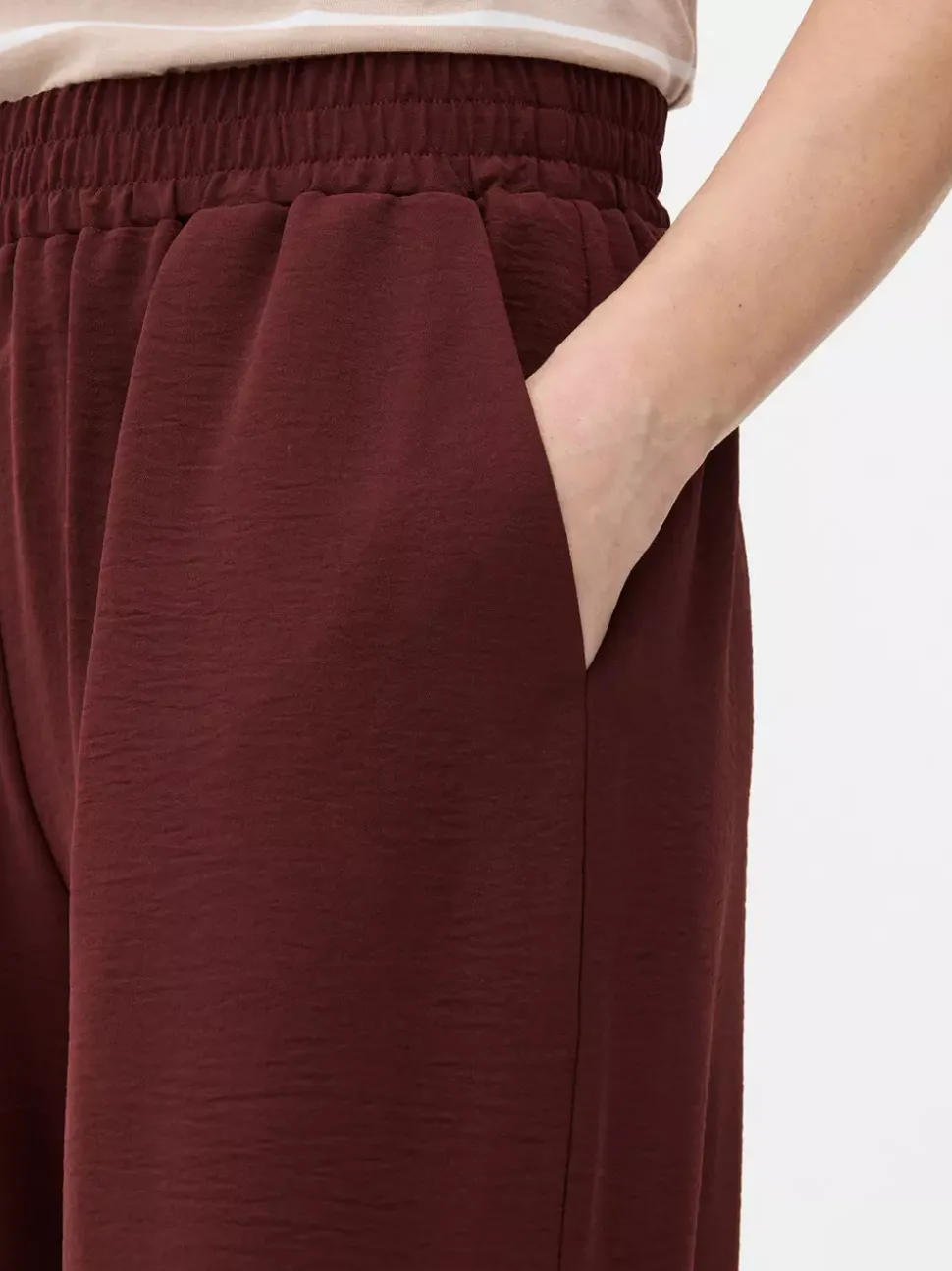 Spodnie bez zapięcia z szerokimi nogawkami