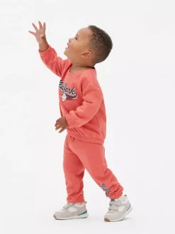 Spodnie dresowe ze sznurkiem w pasie i ściąganymi nogawkami