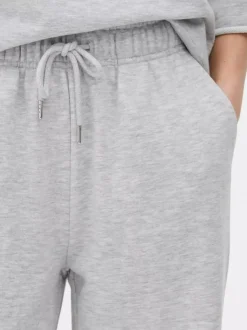 Spodnie dresowe ze sznurkiem i prostymi nogawkami