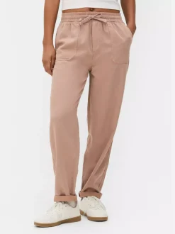 Spodnie dresowe ze sznurkiem w pasie