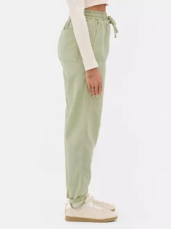 Spodnie dresowe ze sznurkiem w pasie