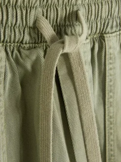 Spodnie dresowe ze sznurkiem w pasie